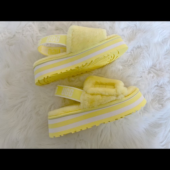 SOLD💕UGG WOMEN'S DISCO SLIDE FLUFF YEAH Slippers - Picture 3 of 6